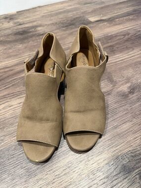 AEROSOLES Olive Open-Toe Slingback Mules